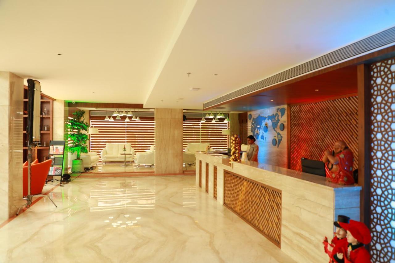 Hotel Coral Isle Kochi Exterior foto